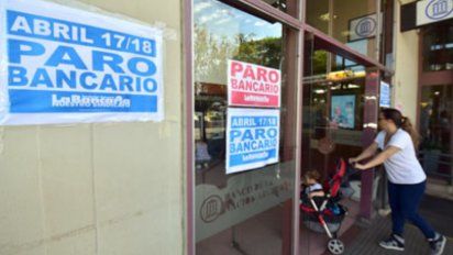 Bancarios no aceptarán la pauta del 15% y hoy también habrá paro