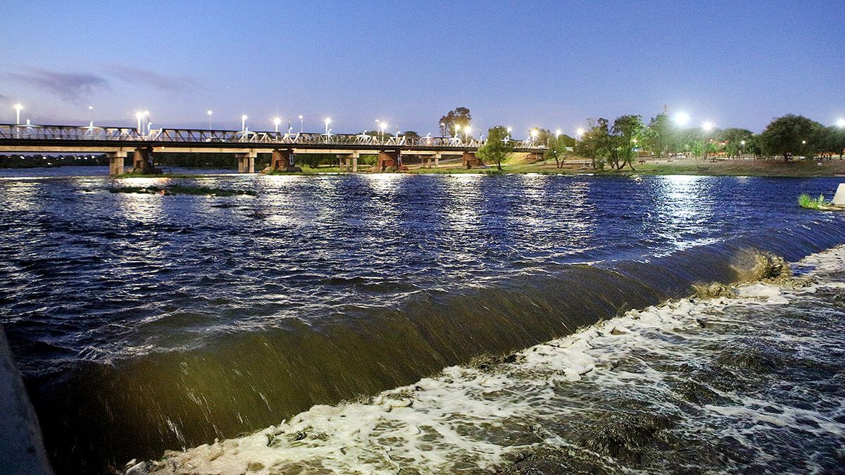 Las lluvias de los últimos días arrastraron las cenizas a través de los ríos.