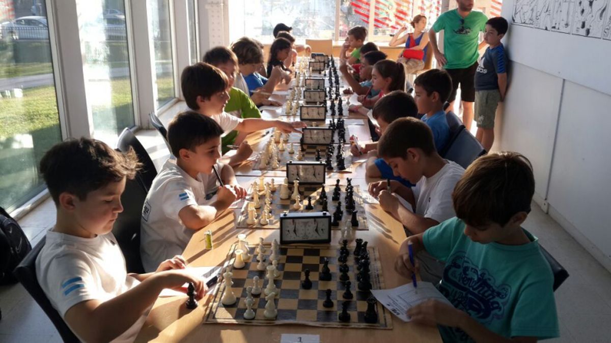 El ajedrez es una de las propuestas incluidas dentro del programa de verano.