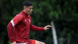 Marcos Rojo aún no está habilitado y podría perderse el duelo contra Flamengo.