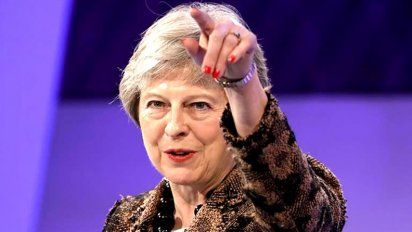 En una semana clave para el Brexit, May logró apoyo de empresarios