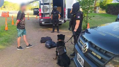 Le secuestraron varias dosis de droga a un riocuartense en Villa Rumipal