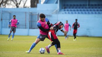 Estudiantes 1: Bruera; Maffini, Ojeda, Quiroga, Cobos; Gonzalo González, Cabrera, Tomás González, Rosané; Valiente y Yeison Moreno. DT: Rubén Forestello.