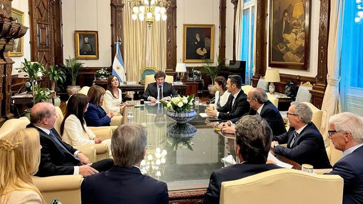 Milei encabeza una nueva reunión de gabinete con la presencia de Villarruel
