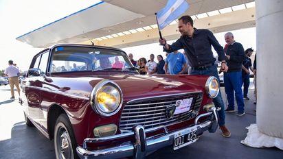 Con gran convocatoria se realizó el XVIII Paseo Cronometrado de Autos Antiguos y Clásicos