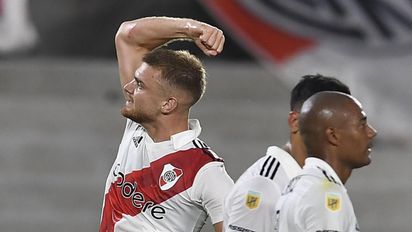 River se lució ante Godoy Cruz, ratificó su levantada y se mantiene en la lucha por la punta