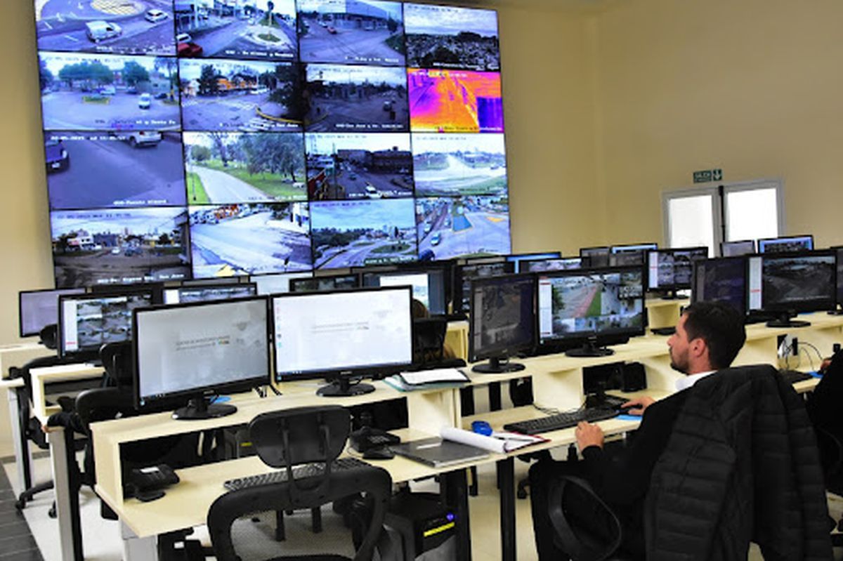 El Centro de Monitoreo incorporará más cámaras y domos para brindar mayor seguridad en la ciudad.