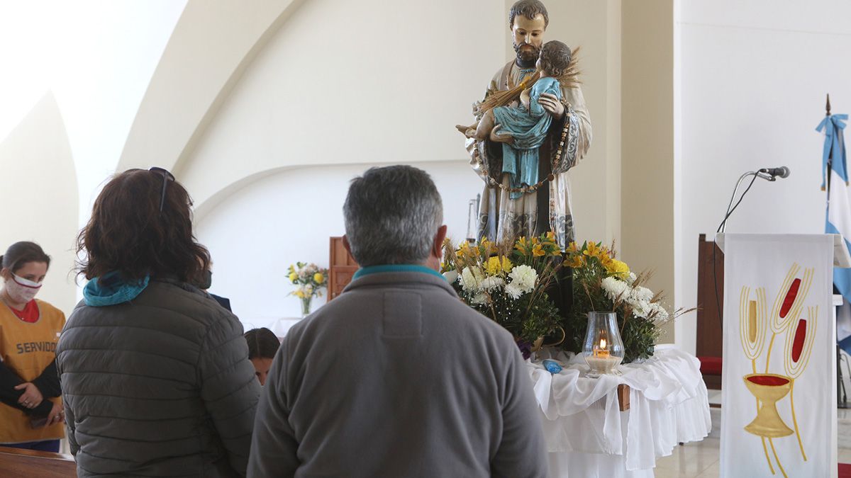 Los fieles agradecieron a San Cayetano en su día.