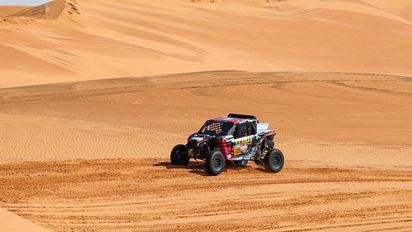 Luciano Benavides en Motos y David Zille-Sebastián Cesana en Prototipos Ligeros ganadores de la etapa 9 del Dakar 2023
