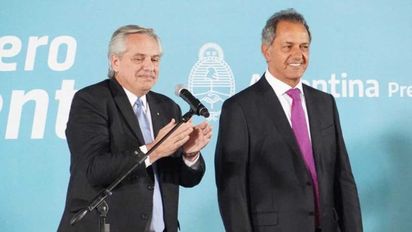 El Presidente le tomó juramento a Scioli y pidió la 