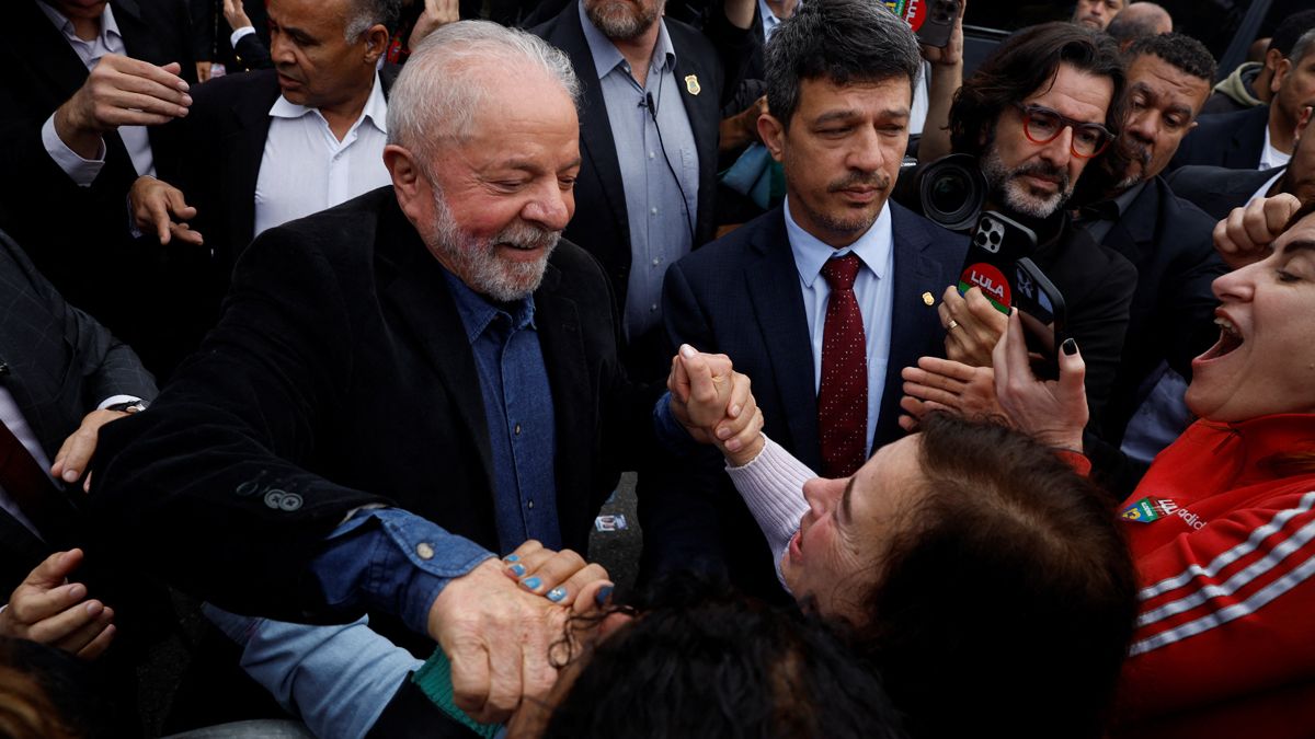 Lula logró una victoria menos dulce de lo esperado. La definición de la presidencia de Brasil quedó para dentro de cuatro semanas.
