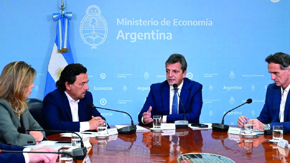 El ministro realizó las declaraciones durante la firma de convenios para obras en Salta.