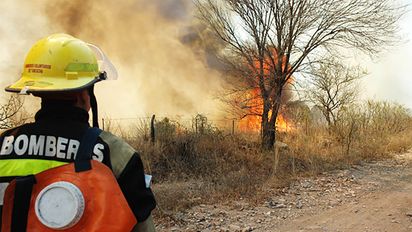 Miembros de Bomberos ponen plata de su bolsillo para financiar las salidas 