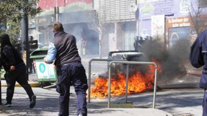 Fuerte enfrentamiento entre Luz y Fuerza y la Policía: hubo heridos y 12 detenidos