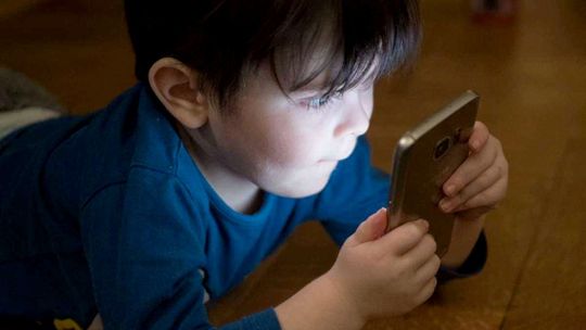 También se hace hincapié en la prevención del grooming, la violencia digital y la creciente preocupación por las apuestas online en adolescentes. También se hace hincapié en la prevención del grooming, la violencia digital y la creciente preocupación por las apuestas online en adolescentes.