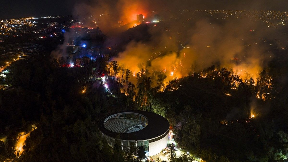 Chile: sube a 24 la cifra de muertos por los incendios forestales y Boric llama a la unidad