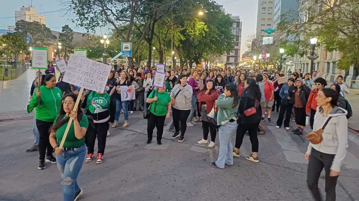 Importante movilización en la ciudad por el triple femicidio: hay un ...