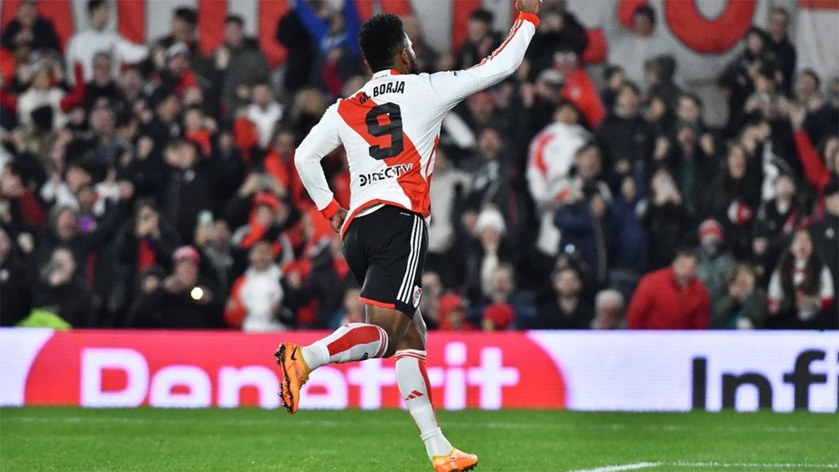 Miguel Borja marcó los tres goles de River a Tigre por la cuarta fecha de la Liga Profesional