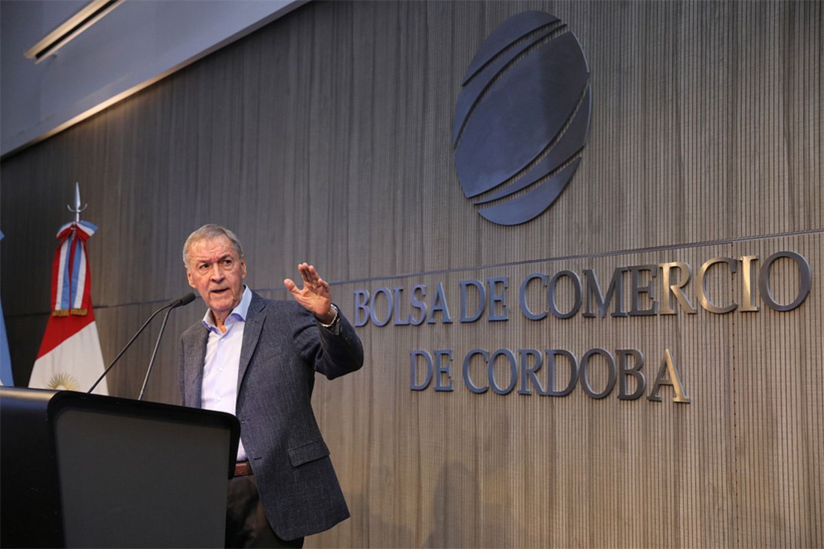 El gobernador Schiaretti disertó ayer en la Bolsa de Comercio de Córdoba.