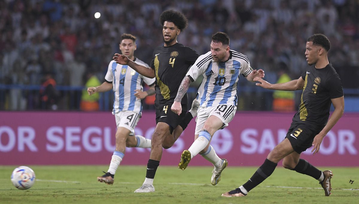 Lionel Messi y el quinto gol de la Selección Argentina a Curazao