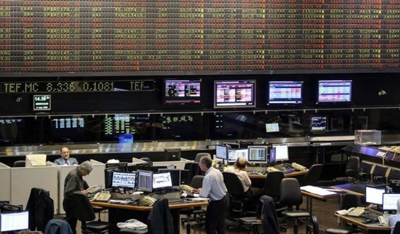 La Bolsa se vio contagiada por las bajas de los mercados de referencia.