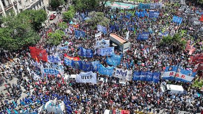 El Presidente enfrenta su primer paro nacional contra las medidas de ajuste