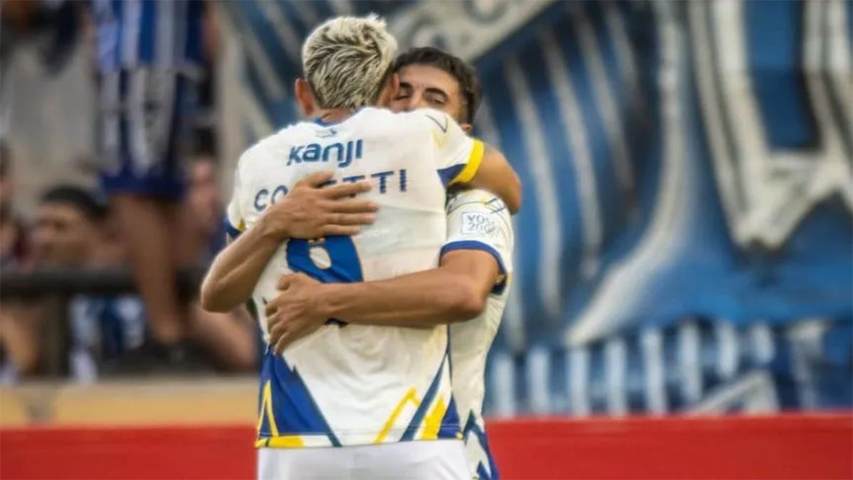Copetti y Malcorra festejan en el partido entre Rosario Central y Godoy Cruz por la Liga Profesional&nbsp;