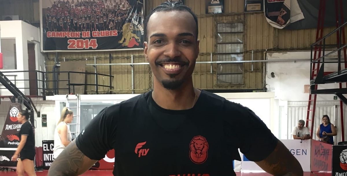 João Vitor França dos Santos ya se puso la camiseta de Ameghino. 