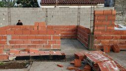 Indignación por vándalos que destruyeron viviendas  sociales en construcción