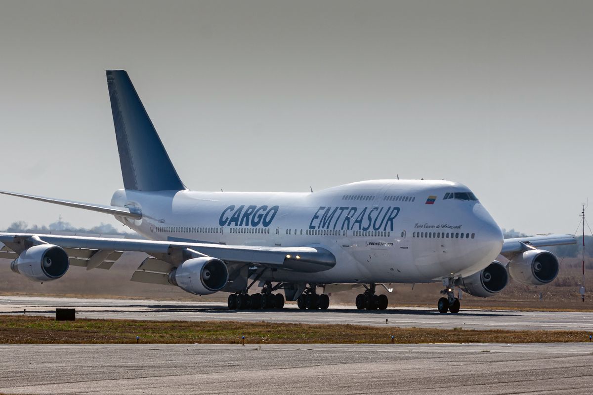 El avión Boeing 747 pertenece a la empresa de transporte de carga Emtrasur.