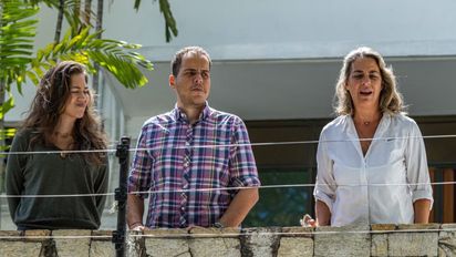 Los asilados en la Embajada hablaron en medio de la tensión: