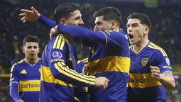 Los jugadores de Boca festejando el gol del triunfo ante San Pablo