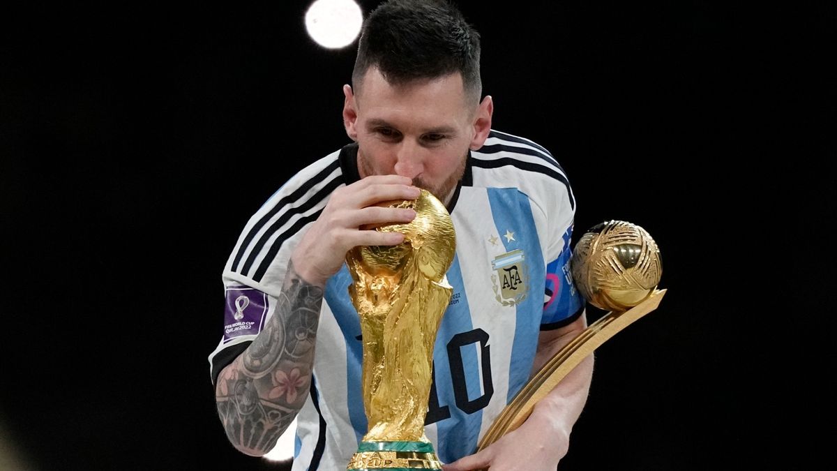 Messi y su beso a la Copa del Mundo