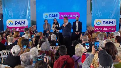 Massa anunció refuerzo alimentario de $45.000 para jubilados y pidió