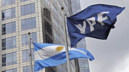 Dura negociación de YPF con bonistas sumó apoyos y rechazos en una misma jornada