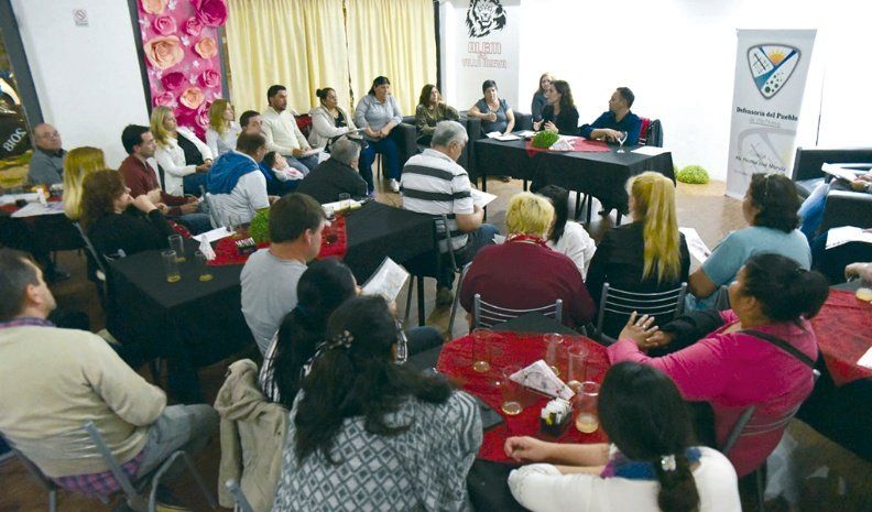 La reunión del Defensor del Pueblo con los vecinalistas se concretó en la sede del Club Alem.