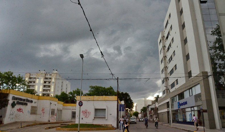 El SMN emitió un alerta meteorológico por tormentas fuertes para el noroeste, centro y sur de Córdoba.