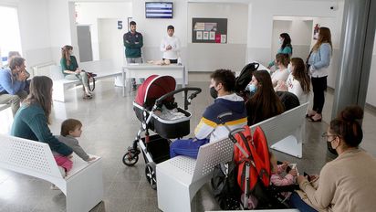 En el Día de la Obstetricia, capacitan a mamás sobre sus derechos