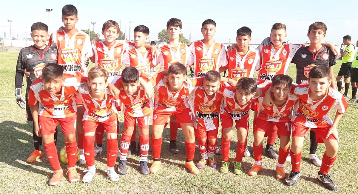 La categoría 2010 de Alumni de Villa María se impuso 3-0 a Águilas de Chaco.