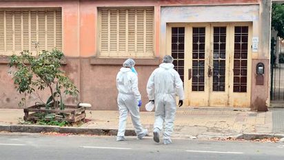El fiscal Garzón realizó una inspección ocular en la casa donde fue asesinada Agostina Vega