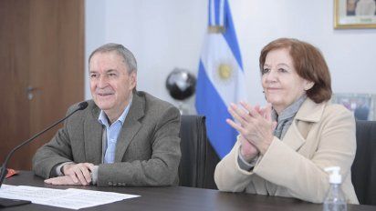 Juan Schiaretti celebró la llegada del gas a escuelas de la provincia