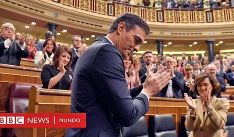 El líder socialista Pedro Sánchez consiguió hoy los votos necesarios para ser investido nuevamente presidente.