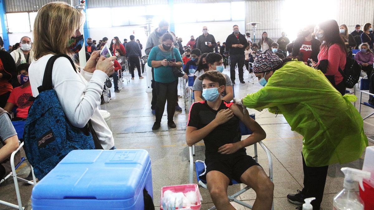 En la ciudad hay 16 mil adolescentes que deberían recibir la vacuna.