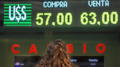 Luego de los anuncios de Guzmán, los bonos volaron hasta 13,5% y el riesgo país perforó los 2.000 puntos