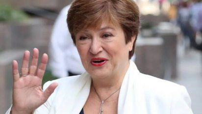 FMI felicitó a Fernández y dijo que sigue 