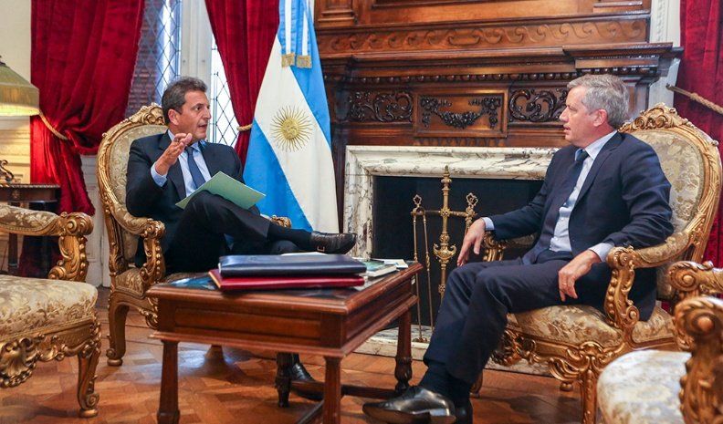 Sergio Massa se reunió con Emilio Monzó y acordaron que haya sesiones ordinarias en diciembre y extraordinarias en enero.