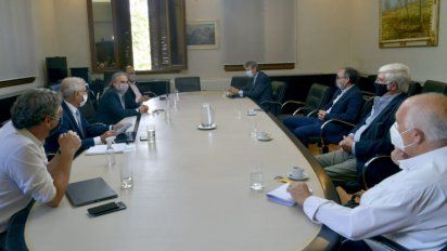 Basterra recibió a referentes de  la agroindustria y podría haber marcha atrás en el cepo al maíz