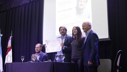 Felipe Pigna fue reconocido como Profesor Honorario por la UNVM