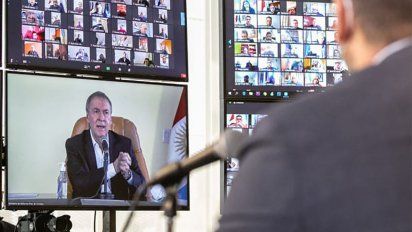 Políticos en pandemia, entre la espada y la pared