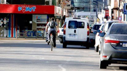 Bajaron las clausuras a comercios pero hubo más gente en el centro